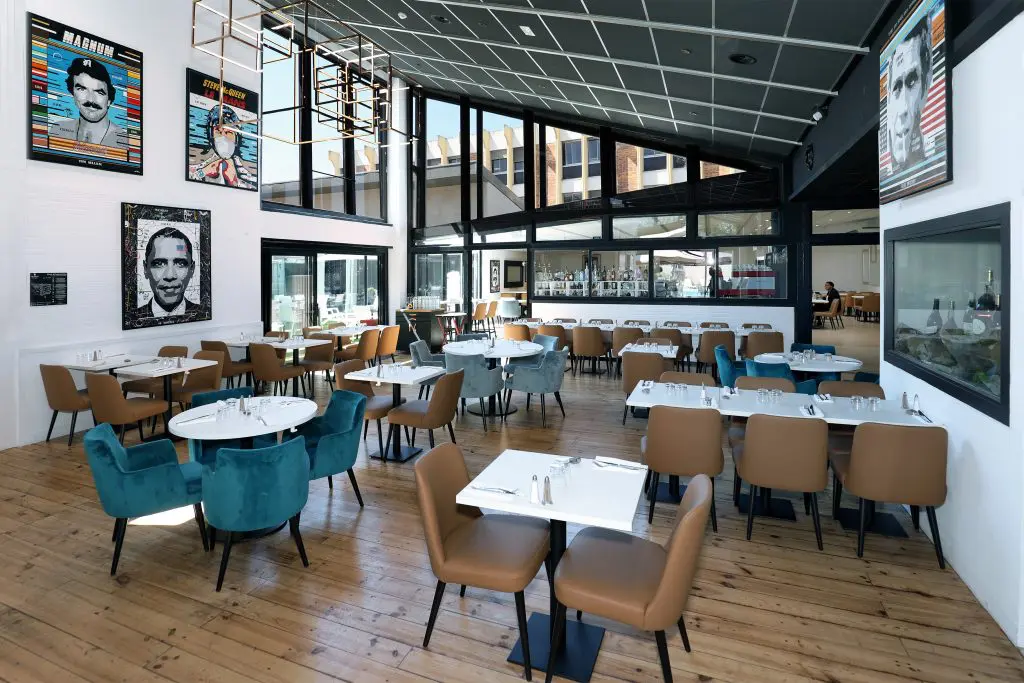 Agence-M-Com-Marseille-Le-Nelio-Hotel-Restaurant-Mediterraneen-Convivial